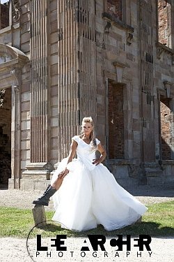 an example of the images created by Lee Archer